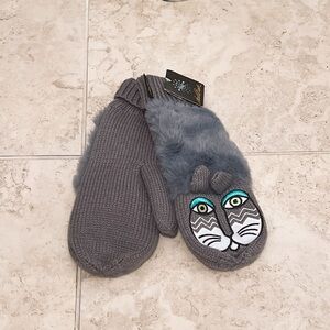 Free- Howard’s Mittens/ Gloves